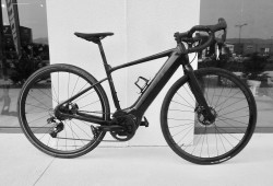 VELO GIANT REVOLT E+